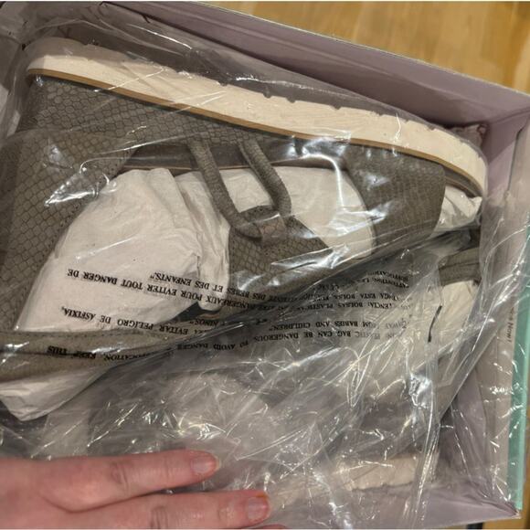 Diba True GREEN CLOVER Cushioned Wedge Sandal in Taupe US Size 11 or 12 New $119 - Picture 11 of 13